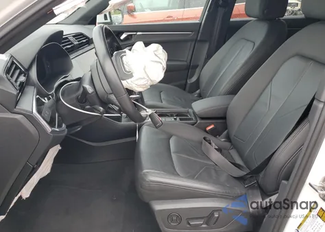 2023 Audi Q3 Premium S Line 45 z USA, uszkodzony, nr VIN WA1DECF31P1101875